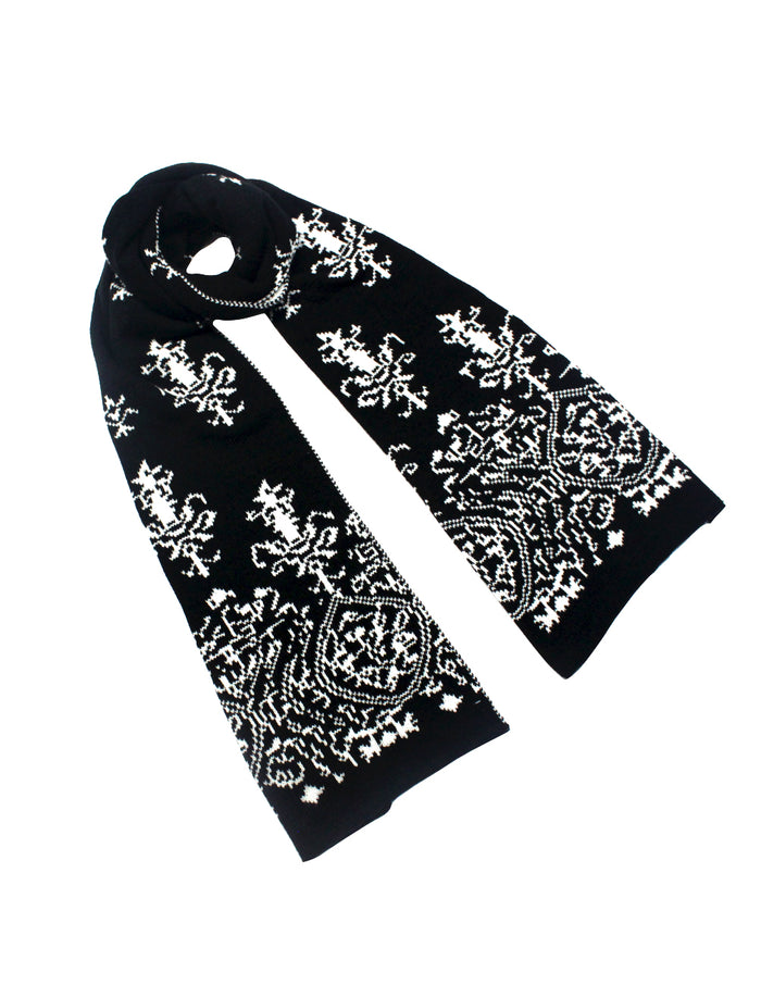Reversible Black and White Porcelain Knit Long Scarf